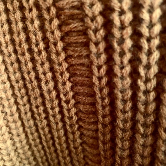 Women’s Knit Crop Top - Picture 2 of 2